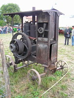 Moteur Amadou a huile lourde semi-diesel Vandercammen-Morin de 1931 (30eme fete des moissons de Saint-Jean-de-Touslas) (3)